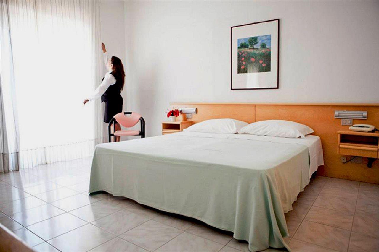 Hotel Futura Style Helios à Noto Extérieur photo