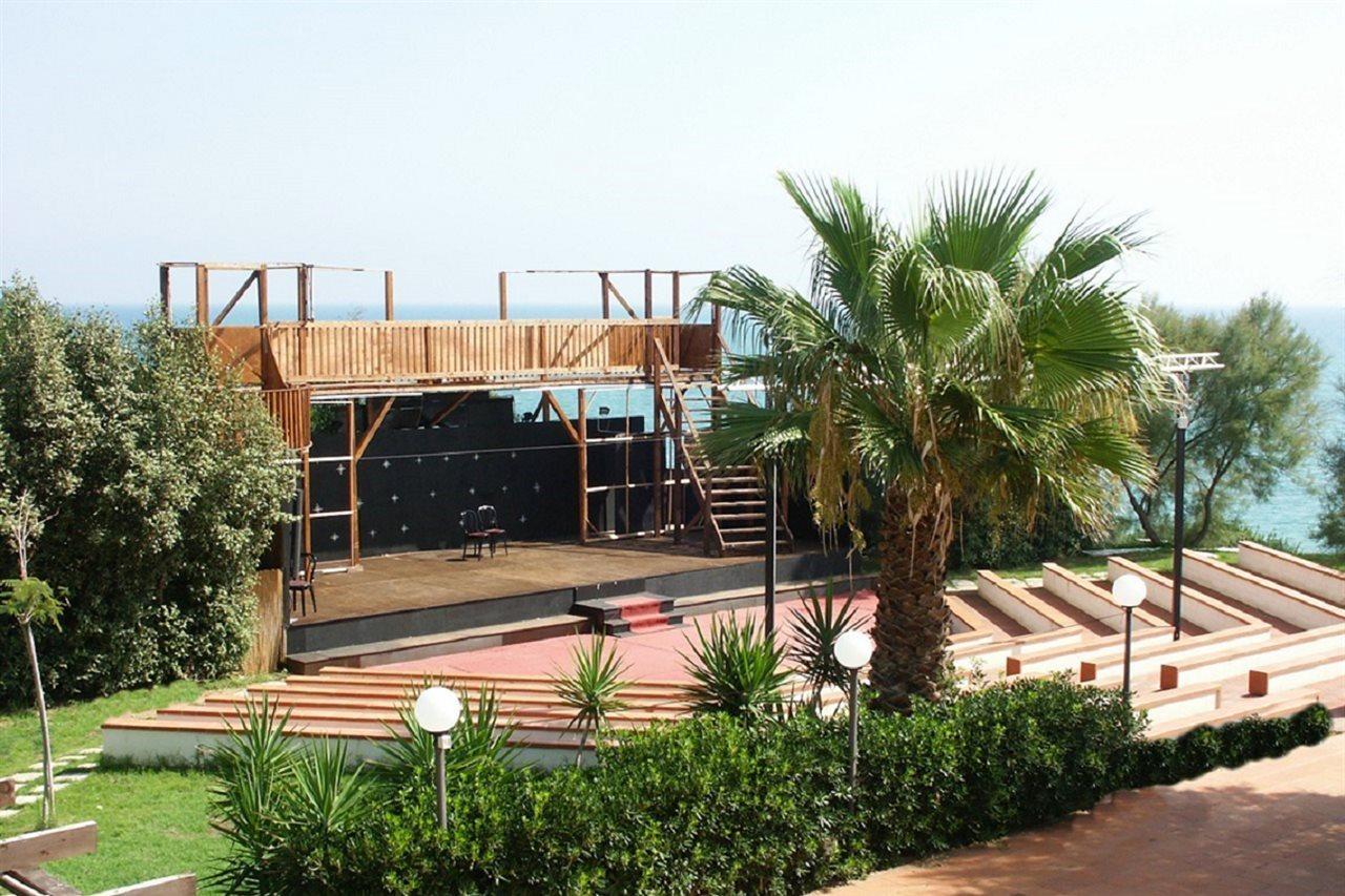 Hotel Futura Style Helios à Noto Extérieur photo
